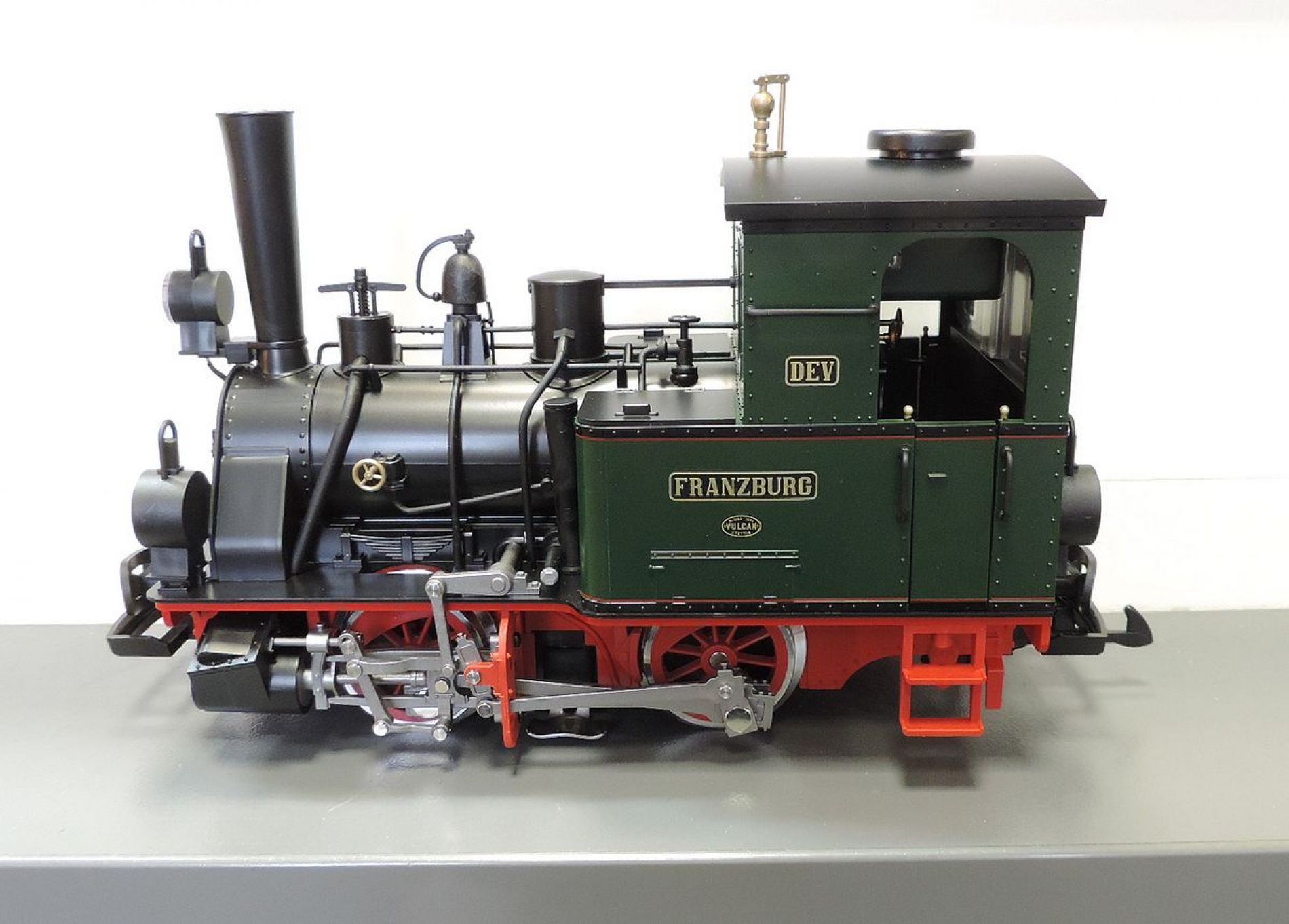 Le20181_LGB-20181-Tenderlokomotive-Franzburg-DEV.jpg (1920×1376)