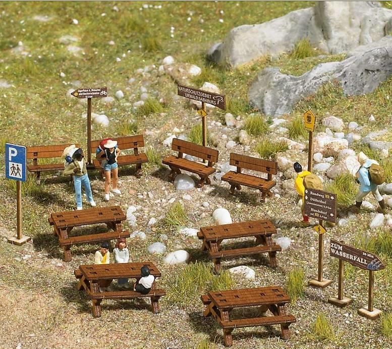 Busch 1484 Wald-Sitzgarnitur aus Echtholz