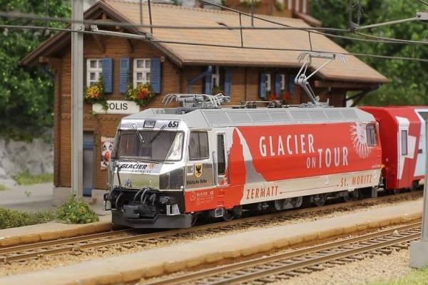 Bemo 1259161 RhB Ge 4/4 III 651 "Fideris" Werbelok "Glacier on Tour"