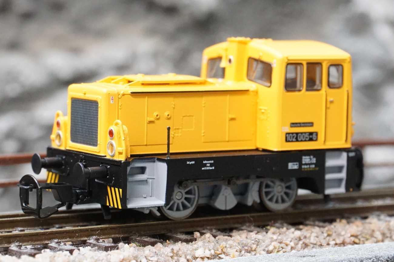 Piko 47303 Dieselokomotive BR 102 DR