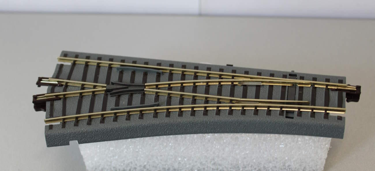 Tillig 83821 Handweiche links 15°, Länge 129,5mm Bettungsgleis braun,