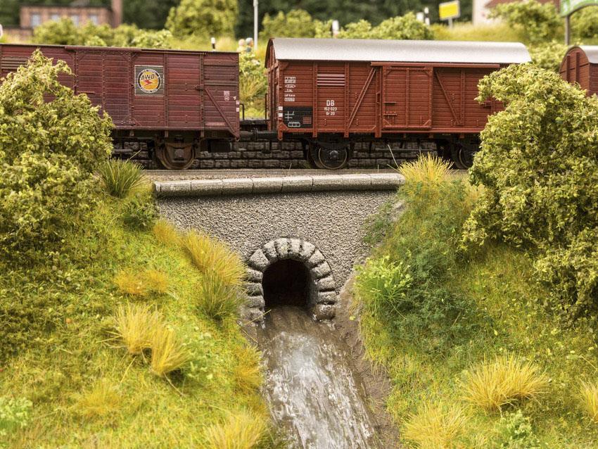 Noch 58296 Wasserdurchlass "Tunnel"