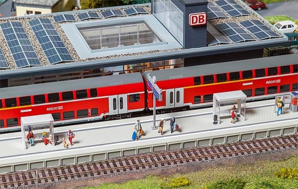 Faller 120202 Moderner Bahnsteig mit Zubehör