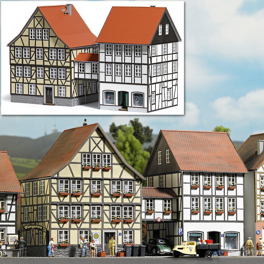 Busch 1538 Häuser mit Übergang