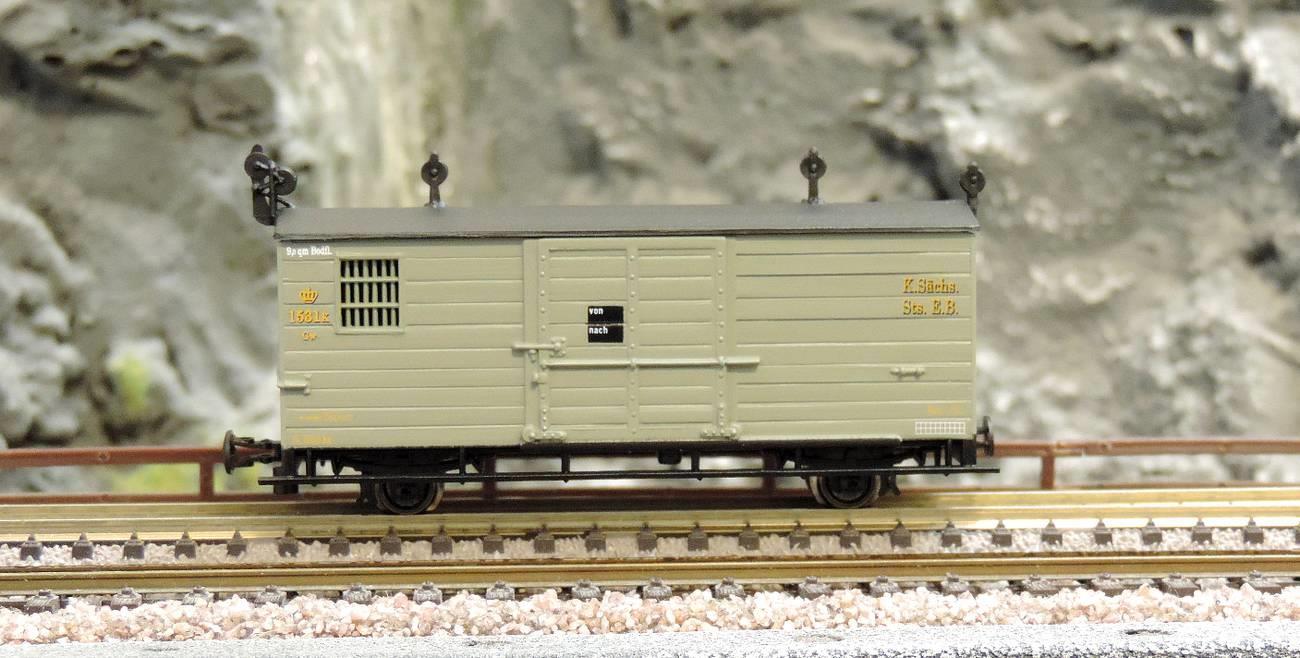 Pmt 54240 Gedeckter Güterwagen „Bänkelwagen“ mit geschlossenen Schiebetüren K.Sä.Sts.E.B.