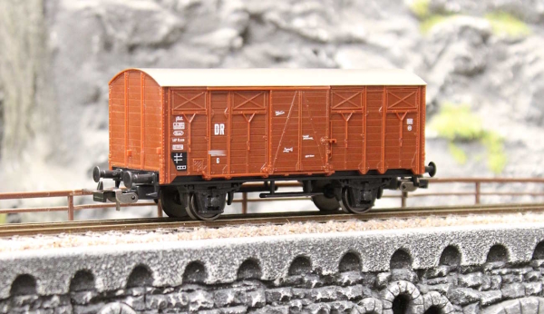 Piko 57705 Gedeckter Güterwagen DR