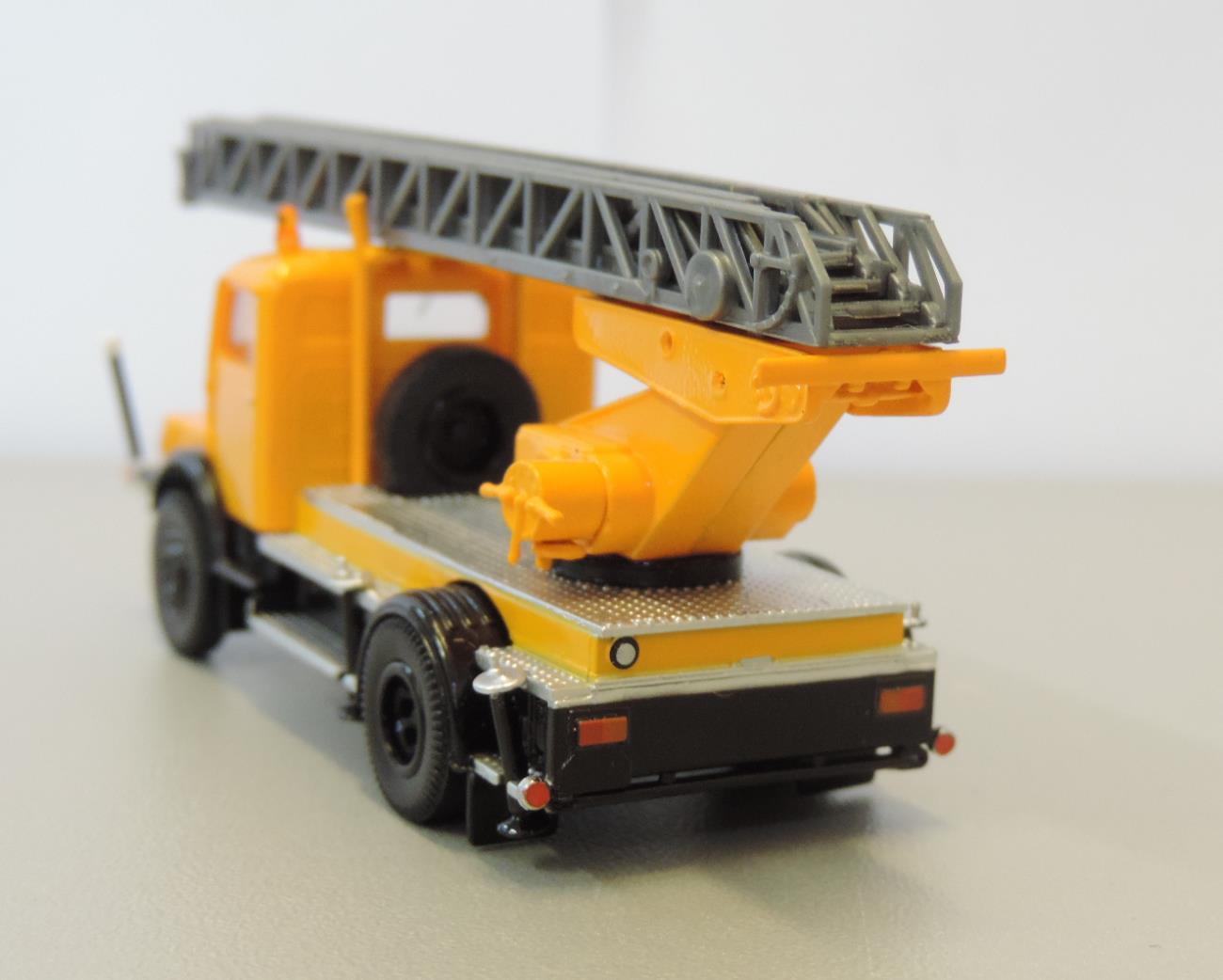 Brekina 71728 IFA S 4000-1 DL 25 als Kommunalfahrzeug, TD