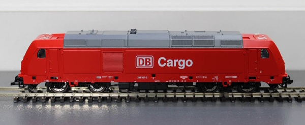 Tillig 01445 Einsteiger-Set: Güterzug der DB AG bestehend aus Diesellokomotive ?TRAXX?, zwei Flachwagen mit Beladung und einem Containertragwagen mit Beladung, Ep. VI