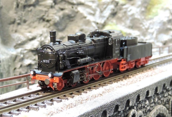 Beckmann 1018308 Schlepptenderlokomotive BR 38 210 DR