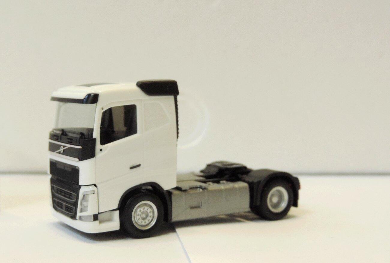 Herpa 308694 Volvo FH Zugmaschine, wei?