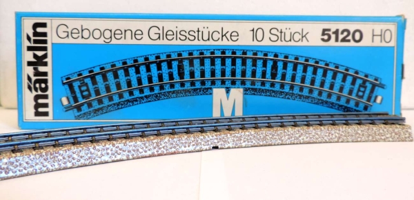 Märklin 5120 Gebogenes Gleis Industriekreis, Radius 286 mm.Länge 1/1 = 45°