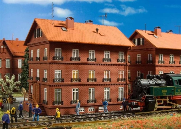 Vollmer 43805 H0 Eisenbahner-Wohnhaus