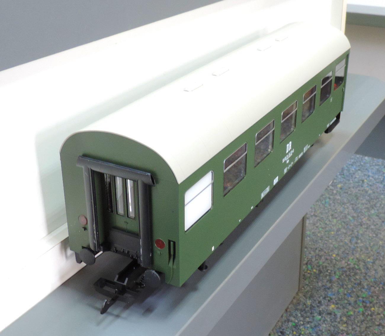 Piko 37680 Personenwagen Reko 3achsig Bage DR