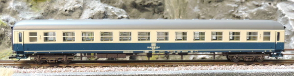 Tillig 16212 Reisezugwagen 2. Klasse Bm 235 der DB