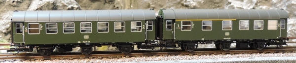 Tillig 01015 Reisezugwagen-Paar der DB, bestehend aus einem 1./2. Klasse und einem 2. Klasse Reisezugwagen, Epoche IV -FORMNEUHEIT-