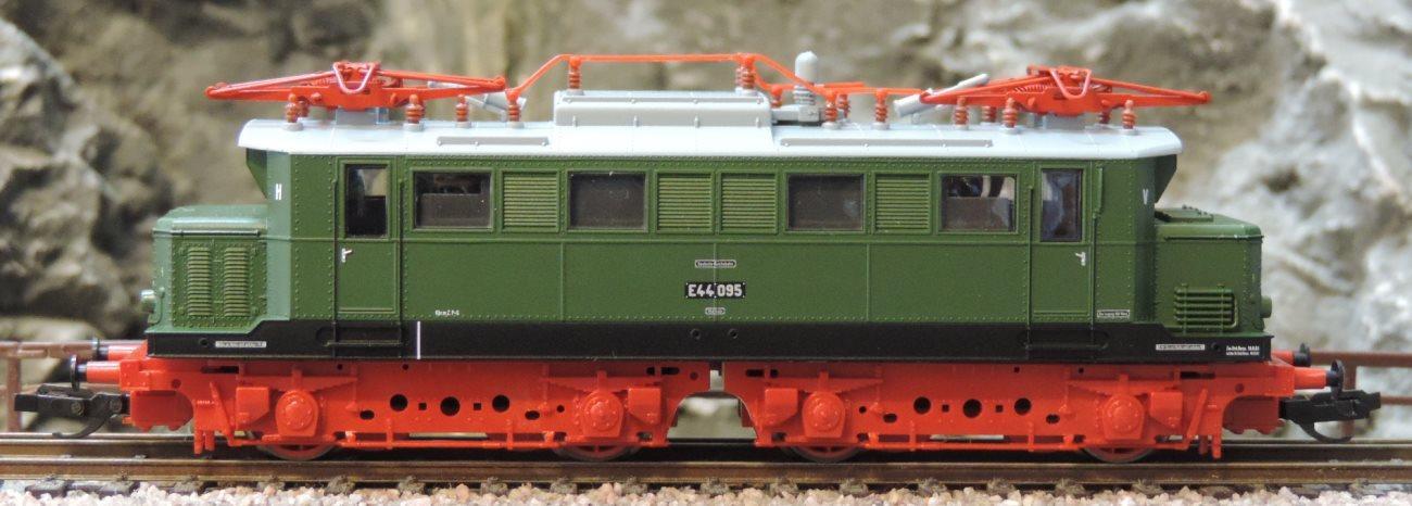 Tillig 04427 Elektrolokomotive E 44 der DR