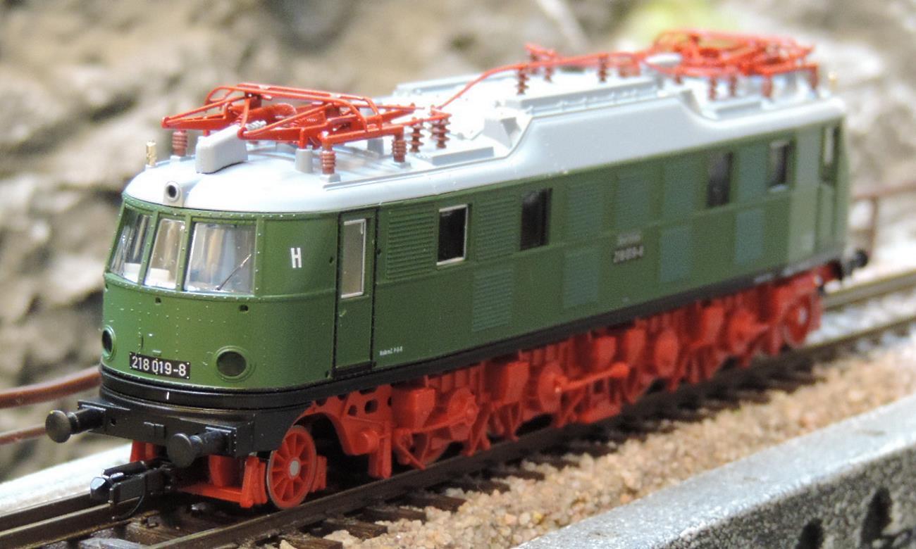 Tillig 02460 Elektrolokomotive 218 019-8 der DR