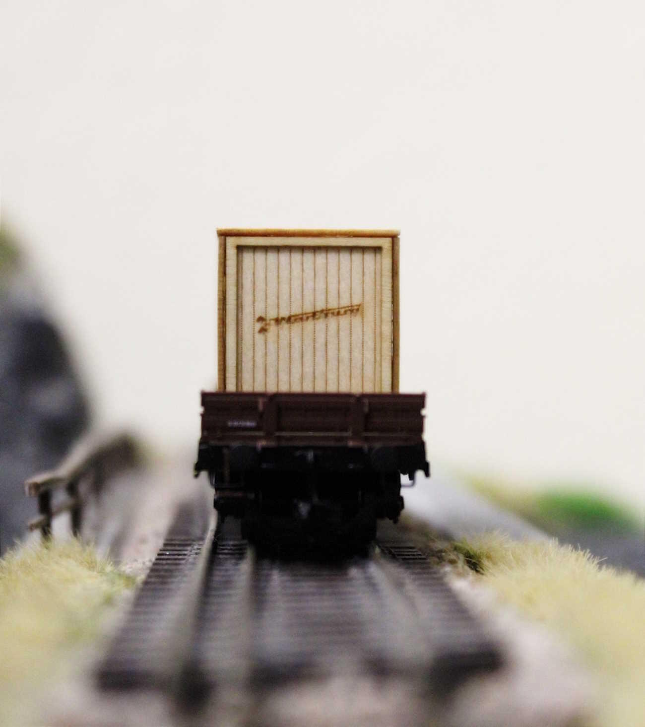 NPE Modellbau NW 52043 Schwerlastwagen Sas 4850 DR mit Wartburg-Kiste