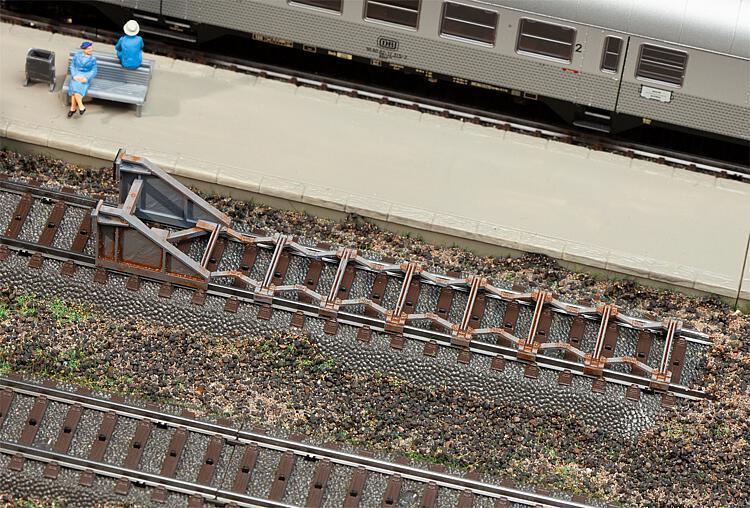Faller 120322 2 Prellböcke mit Scherenbremsen