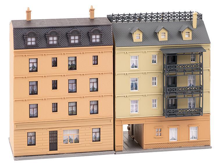 Faller 232384 Stadthäuser mit Apotheke und Delikatessenhandel