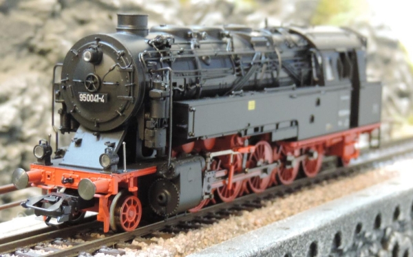 Trix 25097 Dampflokomotive Baureihe 95.0 mit Ölfeuerung DR - Sound
