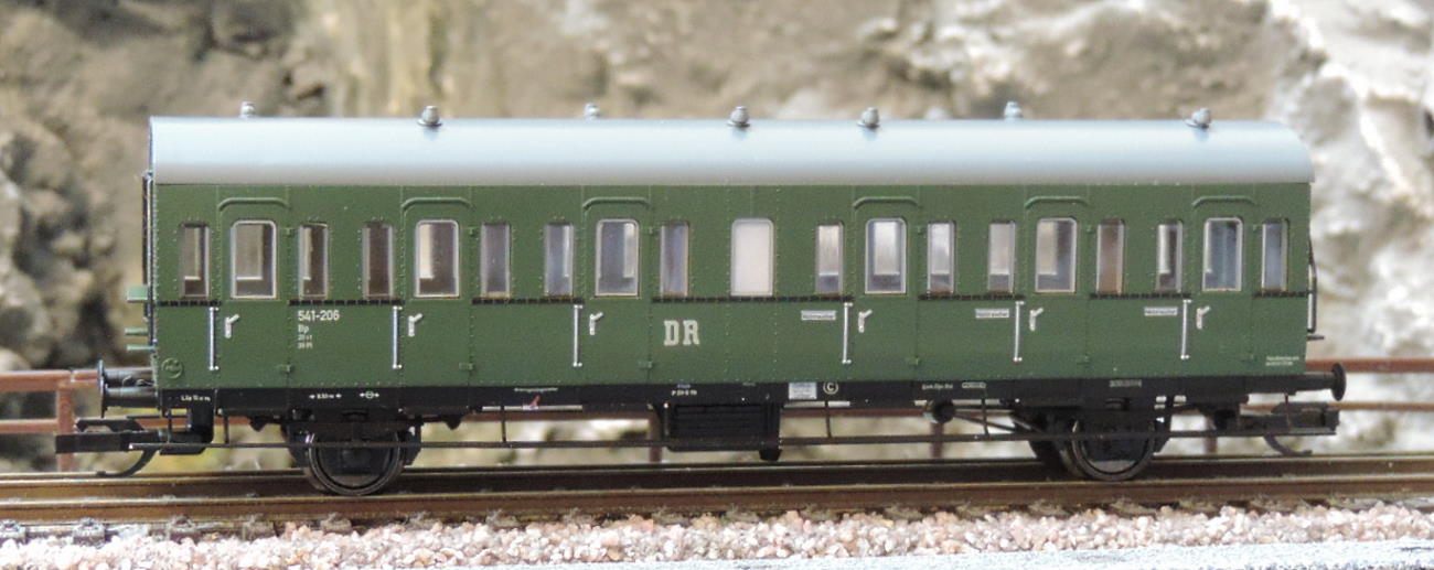Schirmer 74300 Einheits-Abteilwagen-Serie (EAW) Bauart B-21 DR