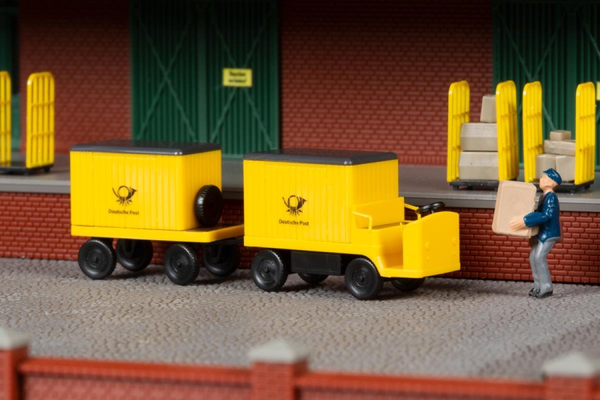 Auhagen 43663 Elektrokarren Post mit Anhänger