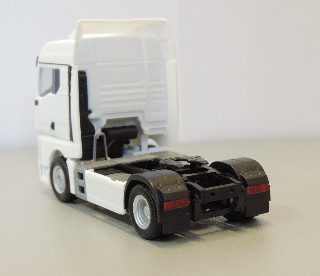 Herpa 311960 MAN TGX GM Zgm. weiß