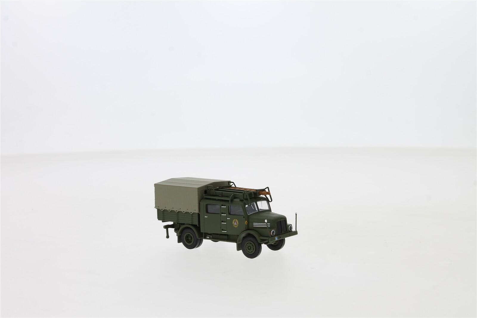 Brekina 71754 IFA S 4000-1 Bautruppwagen Fahrschule der GST