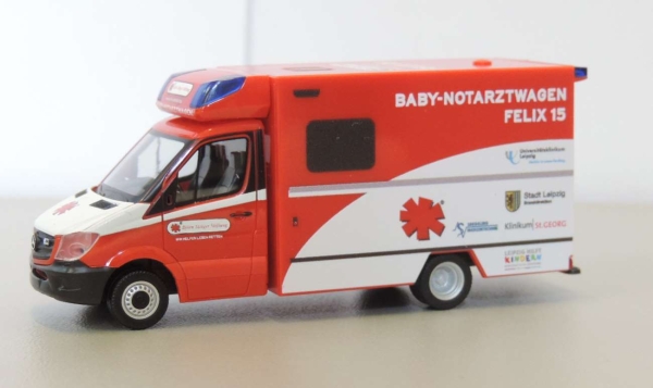 Herpa 095983 MB Sprinter`13 RTW, Baby Leipzig