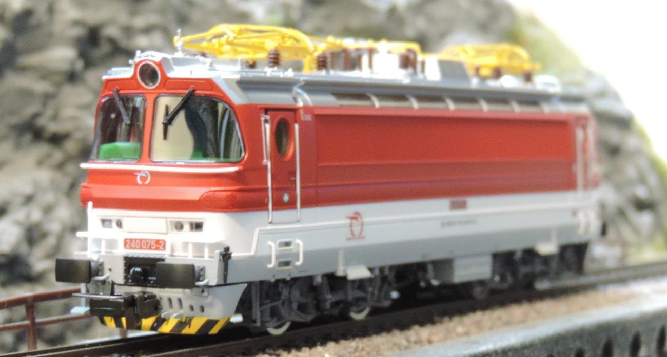 Piko 51387 Elektrolokomotive BR 240 ZSR