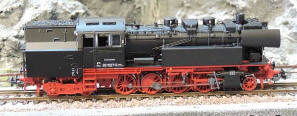 Piko 50630 Tenderlokomotive BR 83 DR