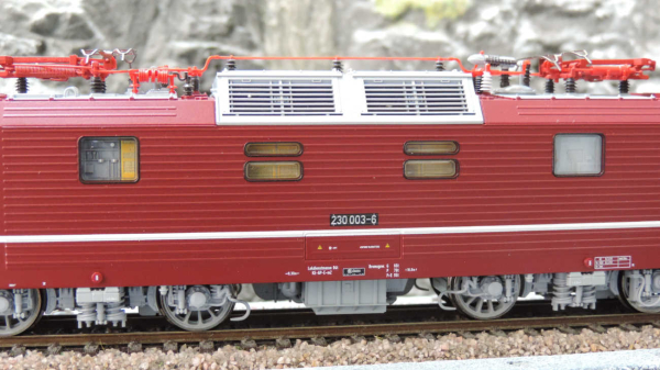 Roco 71220 Elektrolokomotive BR 230 DR - Sound Version