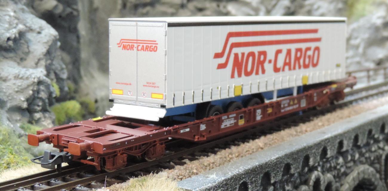 Roco 76222 Taschenwagen T3 + Nor Cargo Trailer