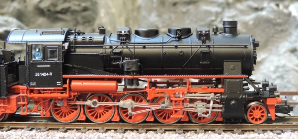 Arnold Hn9050 Schlepptenderlokomotive BR 58 1424-9 DR