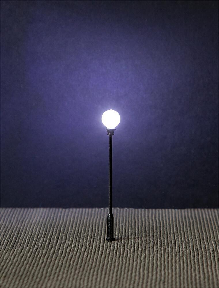 Faller 180104 LED-Parklaternen, Kugel-Aufsatzleuchte, kaltweiß, 3 Stück