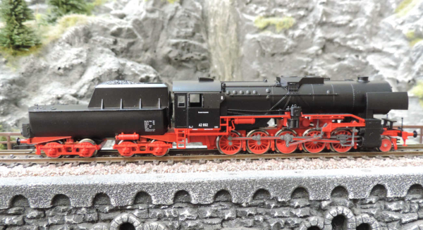 Tillig 02061 Dampflokomotive BR 42 der DB