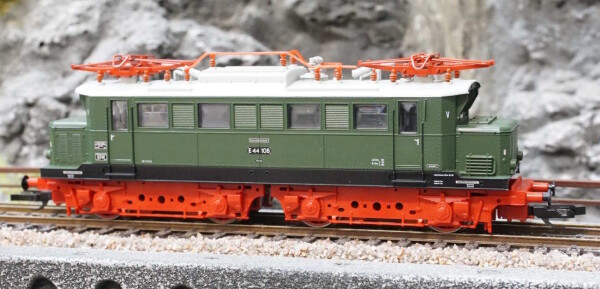 Tillig 04429 Elektrolokomotive E 44 108 der Museumslok DB - Museum Halle