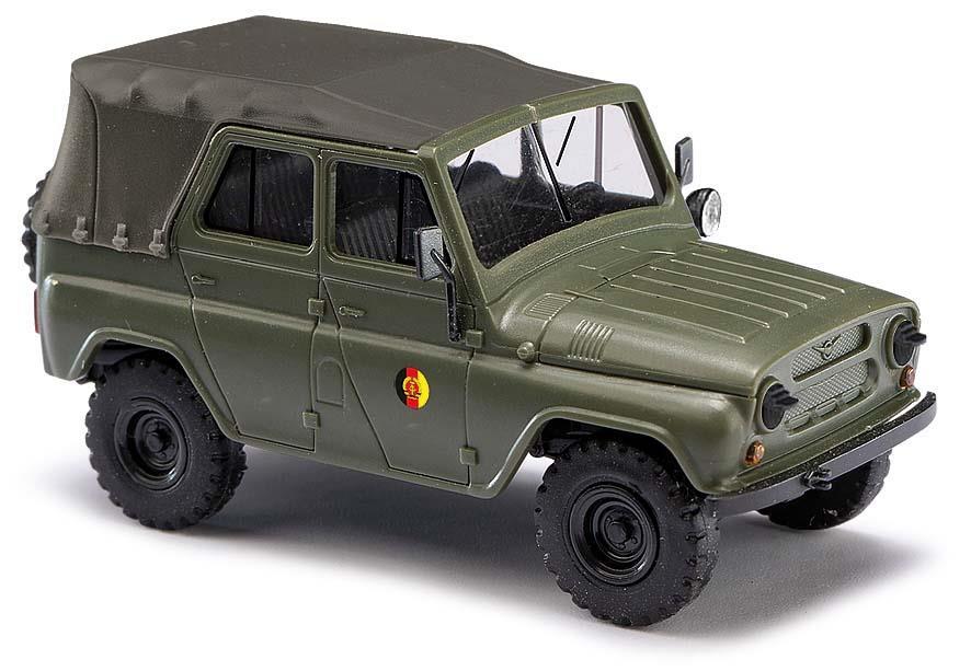 Busch 52112 UAZ 469 NVA Nachsicht mit Scheinwerfer