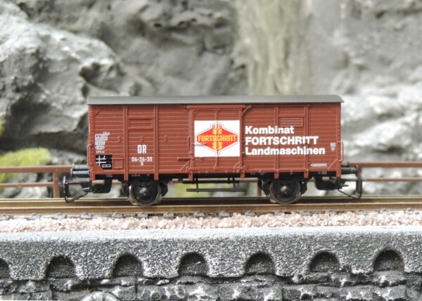 Piko 47033 2er Set Gedeckter Güterwagen G02 -Fortschritt- DR