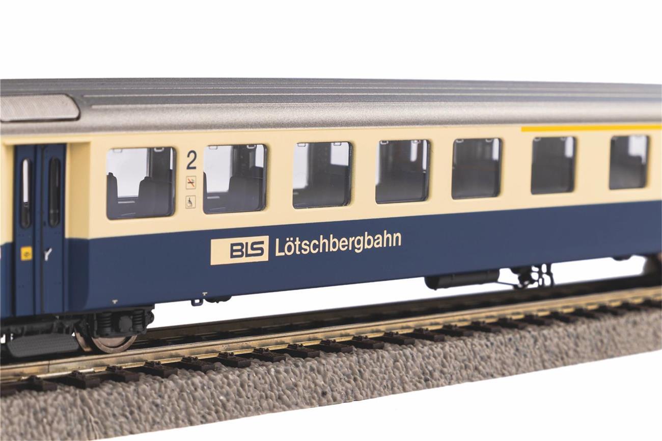 Piko  96086 Einheitswagens als 1./2. Klasse Wagen im Design "Lötschbergbahn" der BLS