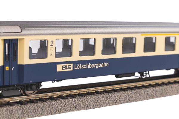 Piko  96086 Einheitswagens als 1./2. Klasse Wagen im Design "Lötschbergbahn" der BLS