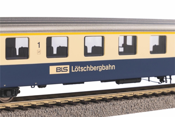 Piko  96087 Einheitswagens als 1. Klasse Wagen im Design "Lötschbergbahn" der BLS