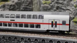 Trix 23253 IC2 Doppelstock-Mittelwagen DApza 687.2, 1. Klasse DB