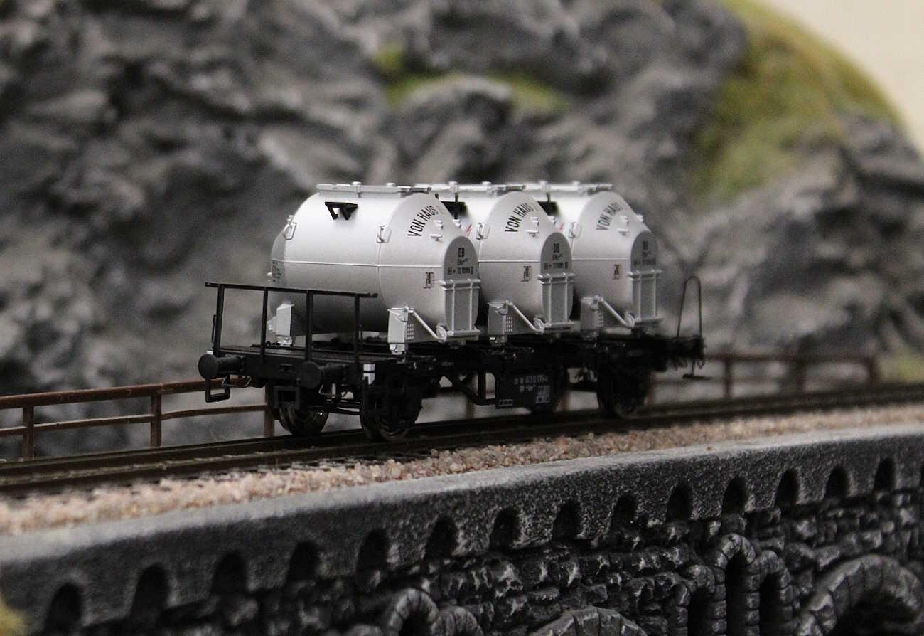 Brawa 50601  Behältertragwagen Lbs 577 der DB, mit Efkr 401 "Von Haus zu Haus"