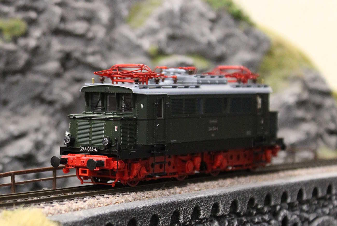 Brawa 43458 Elektrolokomotive BR 244 DR