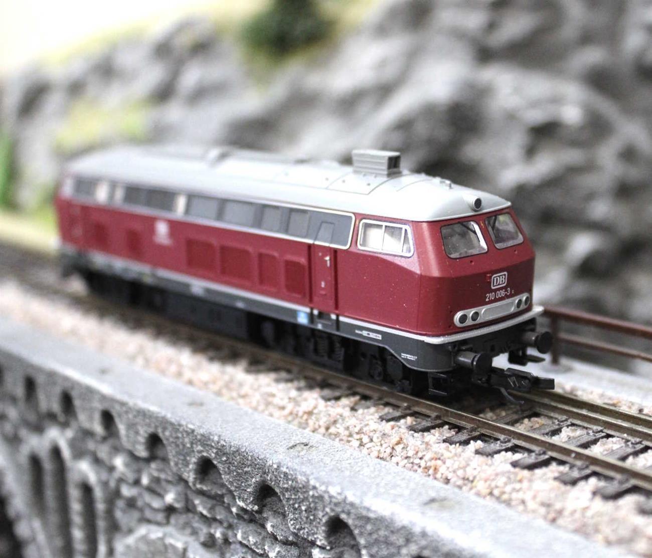 Tillig 04706 Diesellokomotive BR 210 der DB