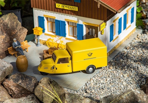 Pola 331617 Postfahrzeug Goli