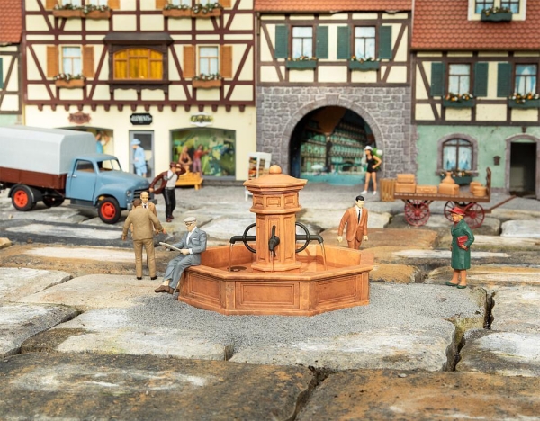 Pola 333154 Marktbrunnen