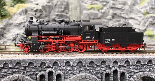 Rivarossi 2890 Schlepptenderlokomotive BR 56.20 DR